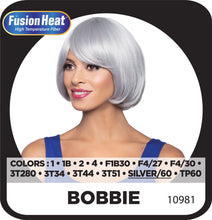 Cargar imagen en el visor de la galería, Alicia FOXY SILVER BOBBIE WIG - 10981
